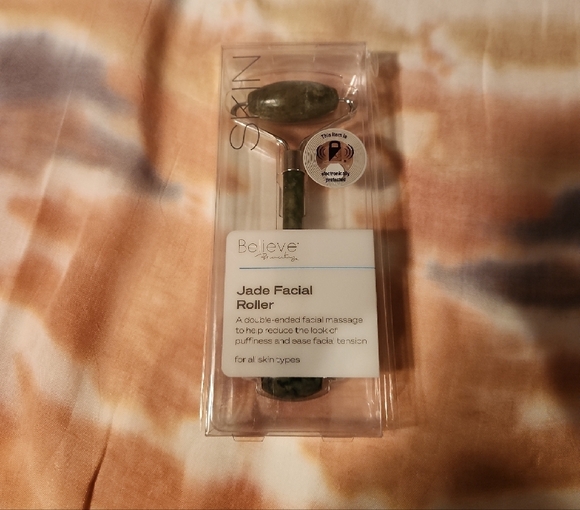 Believe Beauty Jade Facial Roller - Picture 1 of 2